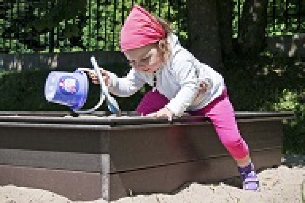 Muovi hiekkalaatikko