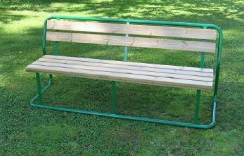 puistonpenkki mäntyä